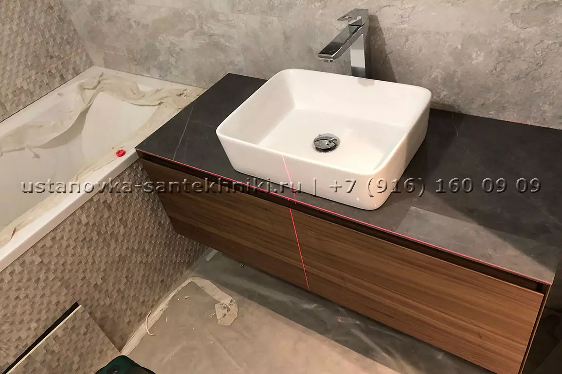 Установка мебели для ванной комнаты Verona Style